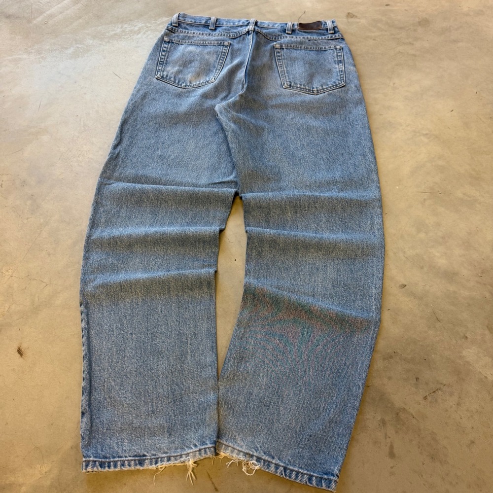 LL Bean Relaxed Fit Jeans Mens 34x32 Medium Wash Blue Denim 100% Cotton